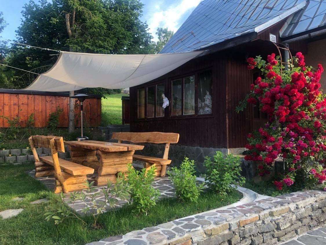 Gazdovsky Dvor Peter Jurky Lägenhet Vasilov Exteriör bild